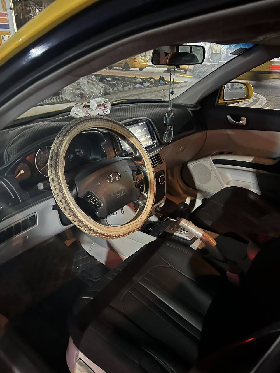 سلام عليكم
للبيع سوناتا 2008 وارد امريكي حادثهه جاملغ امامي فقط جهه السايق مكينه 2400 رقم بغداد  دولي تخم تاير كير مكينه صدر منظومه تبريد جديده كامله  
العنوان بغداد مدينه الصدر 
رقم الهاتف ***********
السعر شده
