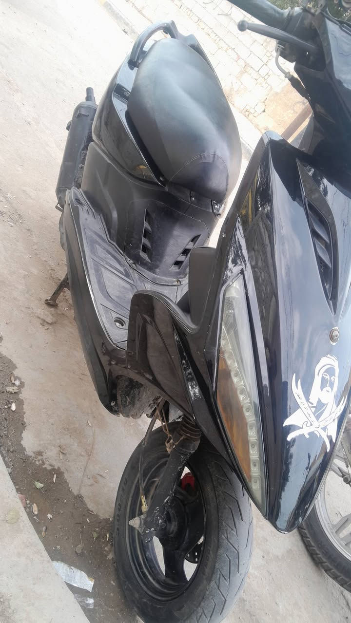 السلام عليكم ورحمة الله وبركاته دراجه ماكس مضلع للبيع كلها شغاله السعر ٤٠٠ مكاني بغداد الحسينيه


**إذا كنت صاحب هذا الإعلان وتريد حذفه لأي سبب، رجاءا أرسل رسالة إلى الدعم الفني**