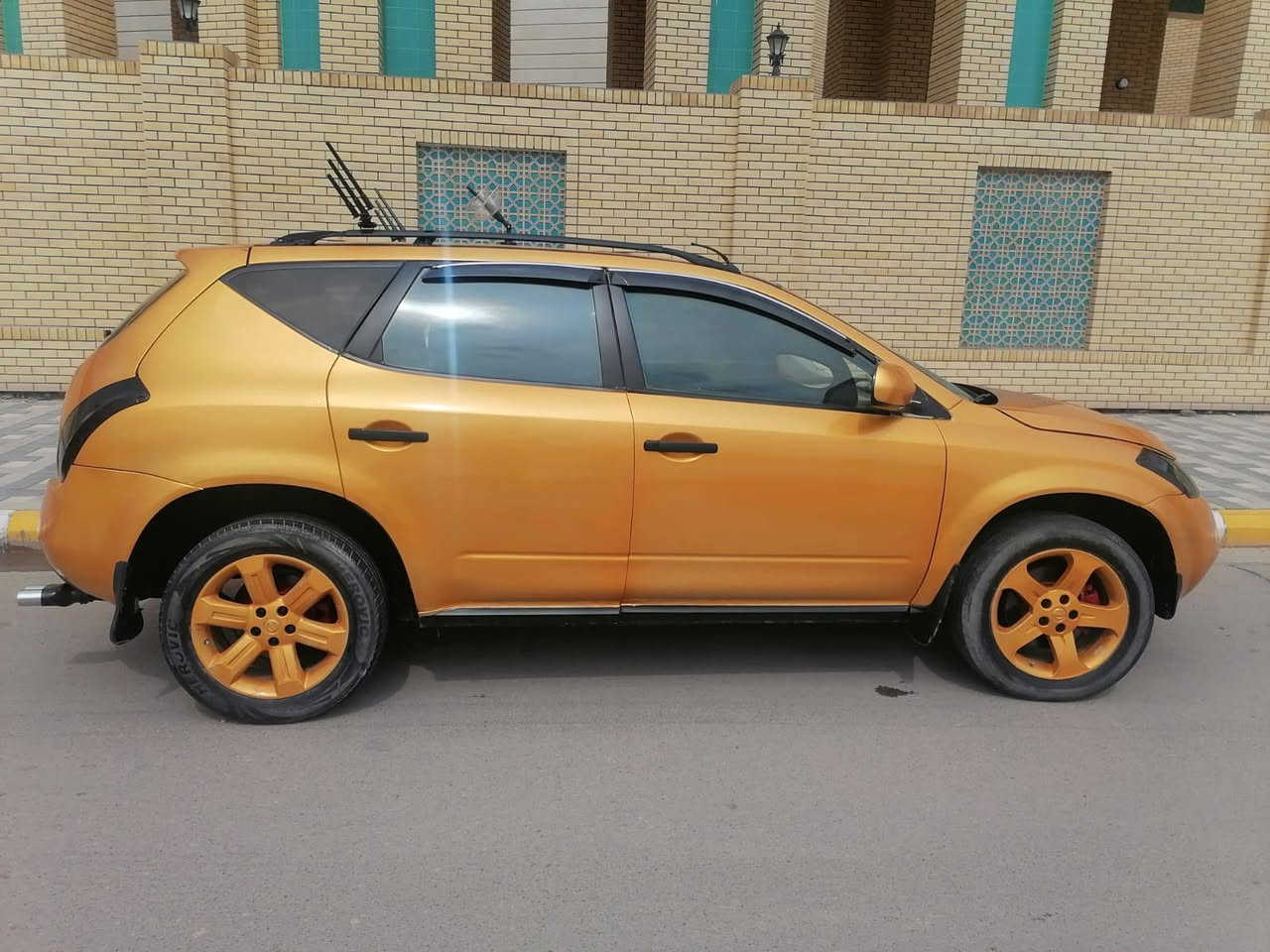 *السلام عليكم*
نيسان مورانو 2007 رقم انكليزي جديد  
السيارة باسمي تحويل ثاني يوم مباشر  
هزة جديدة اللون مميز ذهبي  
محرك جديده شاده وكير مكفولات طخم تاير جديد باتري جديد  
صدر امامي جديد صدر خلفي جديد سلايد  
روف طكتين كشنات كهرباء شاشة كامرة سنتر لوك  
تحكم ستيرن رادار سستم مضخم صوت بلادي  
السيارة مصبوغة عام للجمالية السيارة جاهزة ما بيها اي نقص  
*المكان: البصرة - ابي الخصيب*  
*يوجد مراوس بسيارة*

*السعر 67 ورقة وبيه مجال*  
*للاستفسار واتساب: ************
