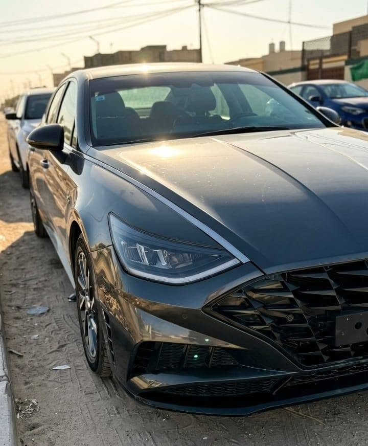 السلام عليكم
سياره سوناتا 2023 وارد امريكي محرك 2500 تنفس طبيعي  للبيع
السياره قطعه وحده فول بطن رادار سياقه ذاتيه تحكمات جهتين أشاير بالمري
بس باب السايق صبغ
 السياره حلوه
السياره معوقين نجف
سعر155
المكان نجف
***********
