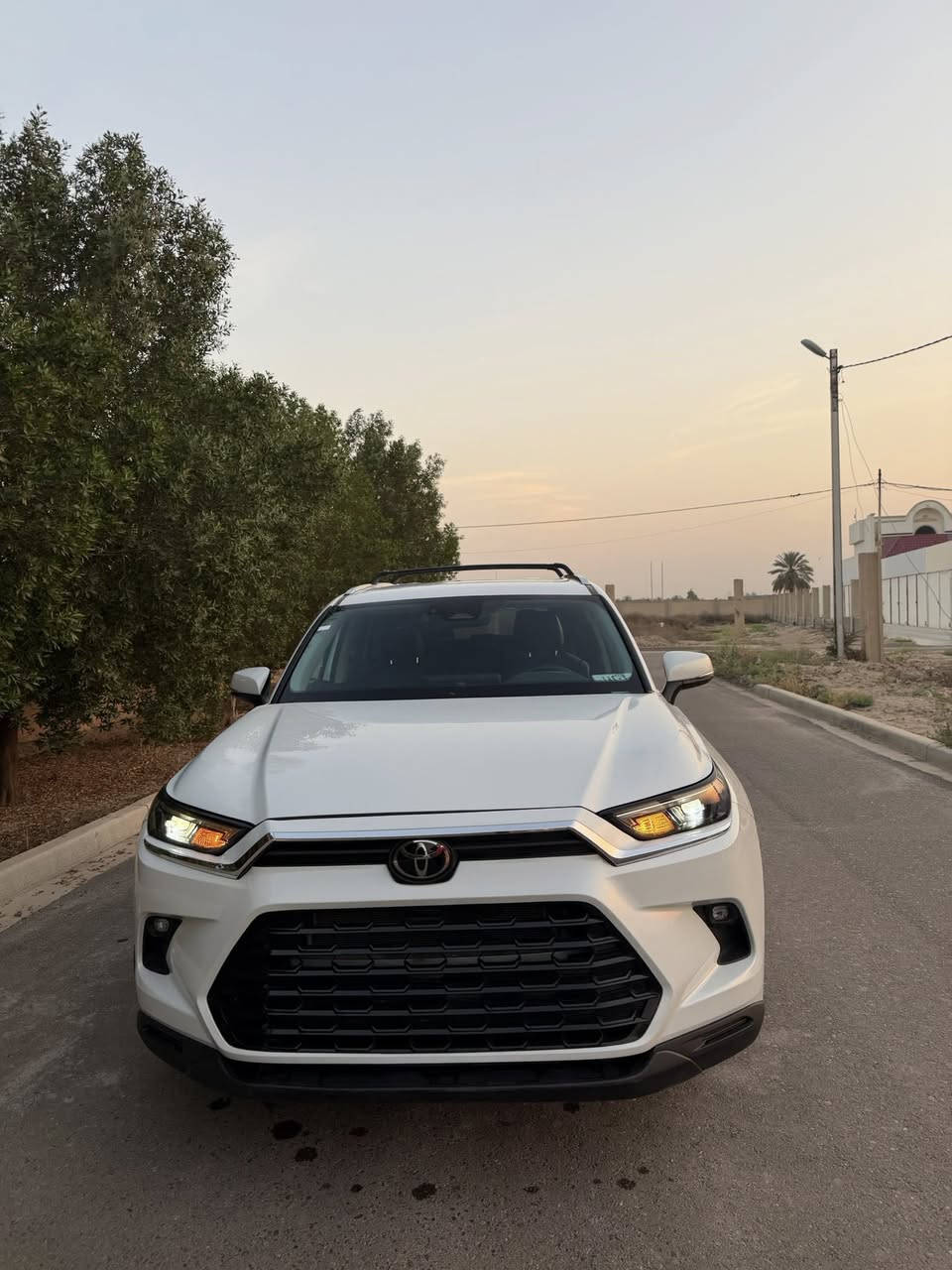 تيوتا كراند هايلندر  2025  هايبرد
مواصفات xle AwD

ماشيه 8000 كيلو اخت الزيرو  السياره دخول جديد الى العراق 

 7 راكب 

بدون رقم فحص تترقم بغداد و باقي محافظات

مواصفات 

شاشه كبيره

كامره 

بصمه  

الاربع بيبان بصمه 

دخول ذكي 

رادار امامي 

رادار خلفي 

رادار جانبي 

نقطه عمياء 

جلد 

تدفئه كراسي 

كراسي كهربائيه اماميه تحكم  

ثلاث قطع تبريد 

منفذ شحن ٦ مكانات 

شحن 
‎صندوق كهرباء 

وضعيات قياده ايكو سبورت نورمال نزول منحدرات  
‎4 ويل 

بردات خلفيه 

السياره جديده جداً  

السعر34500$ وبيه مجال

حادث تبديل بنيد و صبغ نصف جاملغ ايمن داخل تصليح بسيط تعديل 

رقم *********** هم اتصال عادي هم واتساب بي .
