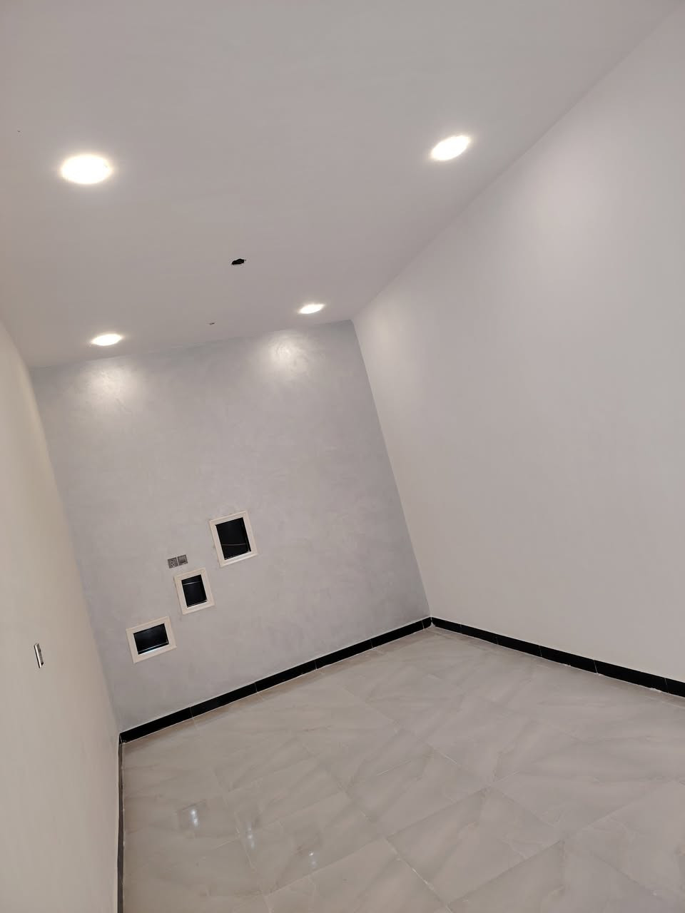 بيت زراعي كافه الخدمات المساحه 150متر استقبال صاله غرفتين نوم صحيات خارجيه وداخليه مطبخ يبعد عن التبليط ثاني بيت بيت جديد محد ساكن بي بيومك تكدر تنتقل بي للستفسار أكثر ***********
البناء طابوق صب كونكريت شارع منطقه صفيدين
ع الخاص ممتواجد مكلف ب النشر
