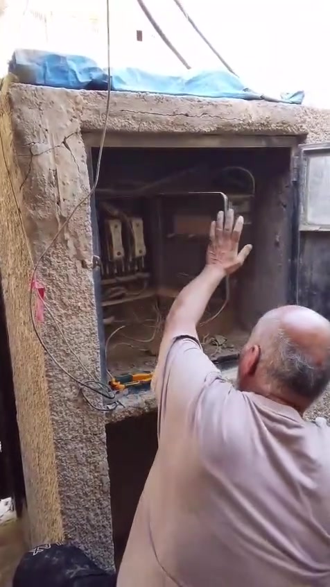 تم بعون الله نصب بورد لاحد الاخوه في منطقه حي سبع ابكار وهو عباره عن ابدال الميزانيه القديمه وتفاصيلها بنظام السلكتر الإلكتروني مع حمايه كامله للبيت للاتصال والطلب *********** أو *********** يوجد واتساب صوره ومقاطع فيديو قبل وبعد العمل
