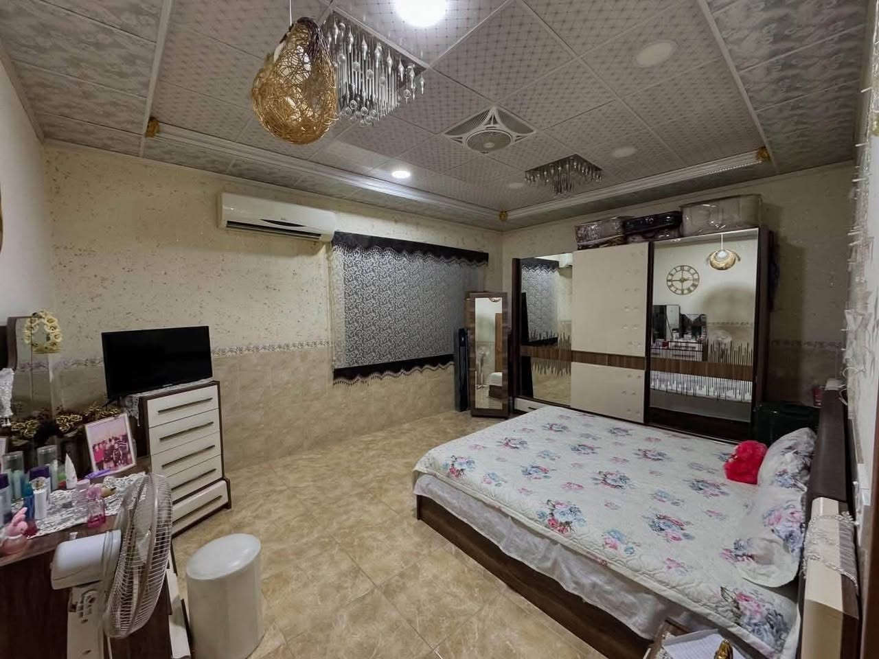 اعلان رقم1981
🏡 دار للبيع مع الأثاث – فرصة مميزة 🏡

📍 الموقع: كركوك – حي عدن قرب ثانوية الحريري
📐 المساحة: 200م² | واجهة 10م
🏠 طابقين  | طابو ملك صرف باسم شخص واحد

🔹 الطابق الأول:
غرفتين  نوم + هول + مطبخ + صحيات + استقبال + كراج سيارة

🔹 الطابق الثاني:
غرفتين نوم + هول + صحيات + مخزن

✅ الدار يباع مع الأثاث بالكامل
✅ موقع مميز وقريب من الخدمات

📞 للاستفسار:
***********
مكتب الرسول للعقارات 
عنوان المكتب كركوك 
سايدين مدينة العاب
سمايلاند حي عدن
مقابل ثانوية النجاح 
الاهلية
