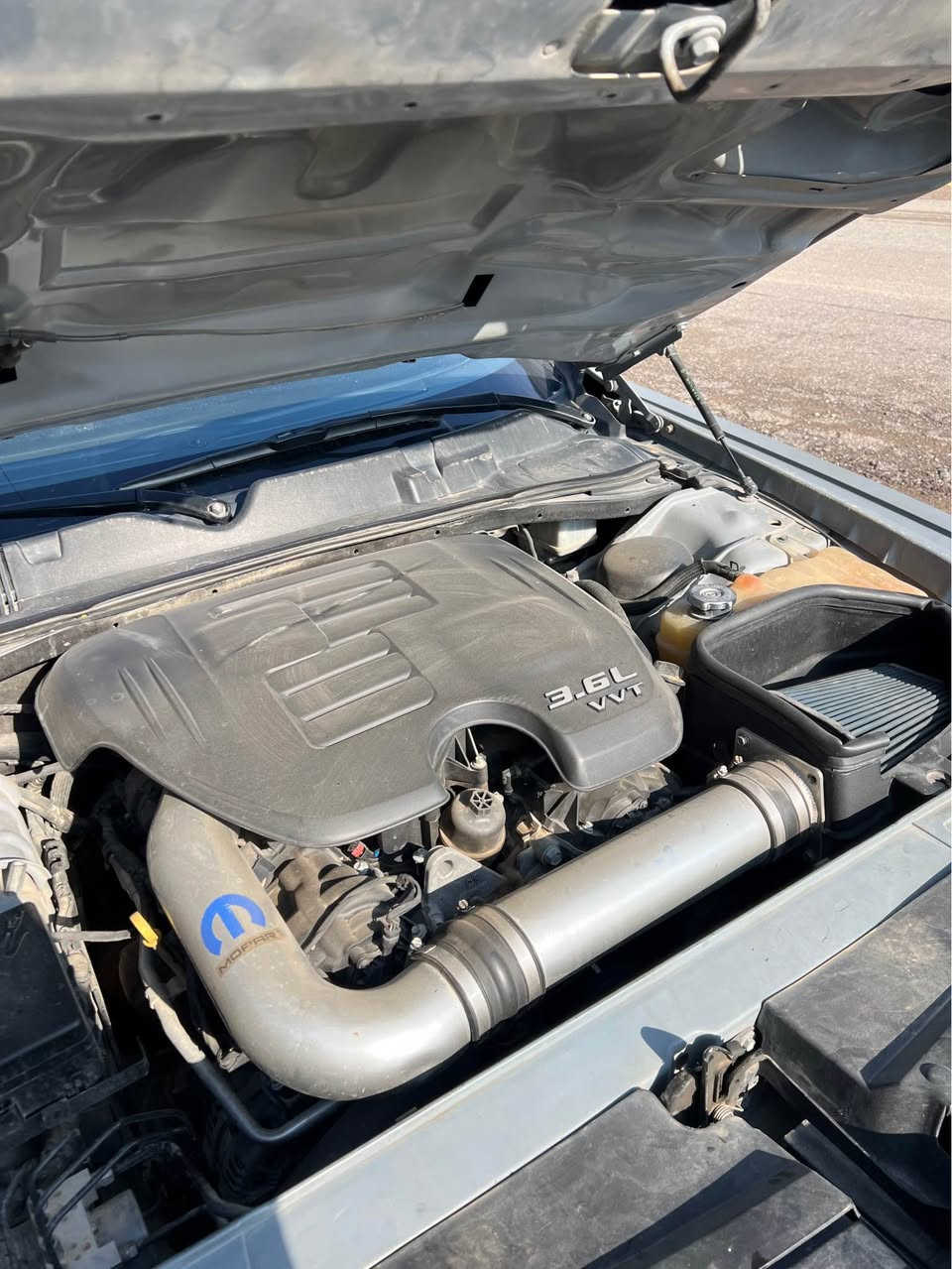 Dodge challnger 2020 sxt 
سێ پارجەو نیوی سبوخە لەگەر سێ قۆپی بجوک بە pdr جاک کراوە 
سەیارەکە ناوی کرایتە سۆر 
کوشین هیتەرە سوکان هیتەر
شاشە گەورە ٧٠ مایل رۆشتیە 
شوتەت سپۆڕتی لەسەرە ماشااللە سەیارەکە زۆر جایزە 
ملیۆنەکیش خرامەی لەسەرە دوای مەعمەلە وەردەگرییەوە 
فەحسو هەزە و رەقەمیشی نوێیە سعری 175
***********
***********
واتسئەپ ڤایبەریشی لەسەرە 🥰 سەیارەکە لەهەولێرە أربيل, العراق
