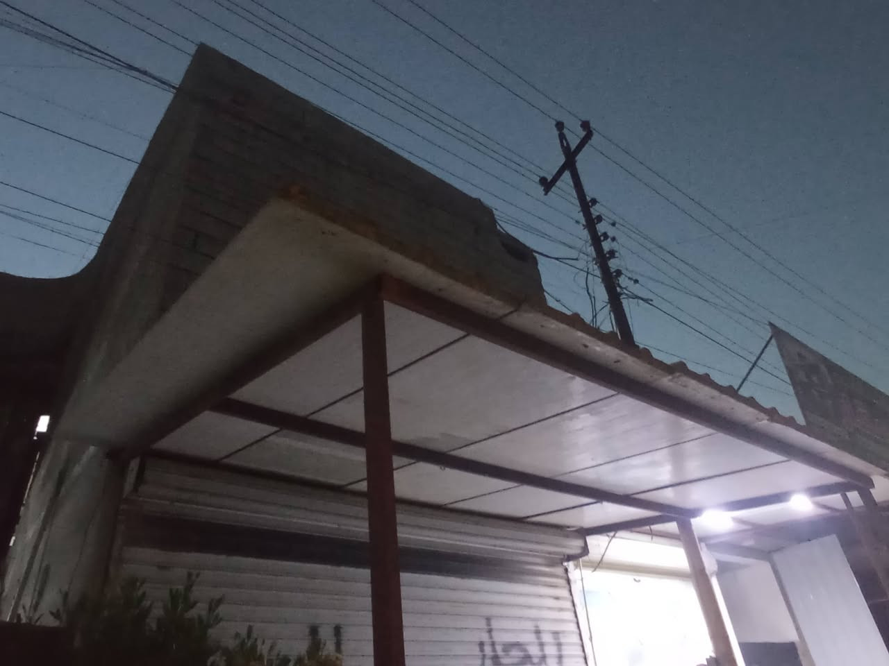 سقيفه شغل جديد سندويج فنر عرض 5 م طول 3 للبيع ***********
