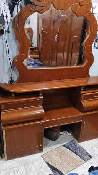 سلام عليكم غرفه نجاره للبيع سعر 700 مكان طويريج للتوصل ***********
