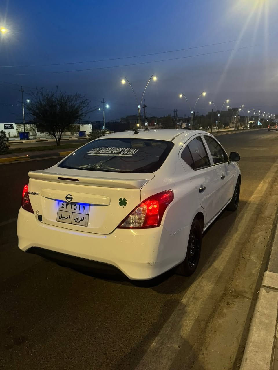 السلام عليكم سني للبيع2017 مكفوله عامه عده٣ اماكن بارد@ بارد بصيطات مكينه كير  كفاله عامه تبريد ثلج طخم تاير جديد رقم اربيل تريد تحويل تريد وكاله السعر 98 وبيه مجال الاستفسا*********** موجود واتس اب عنواني بصره القبله
