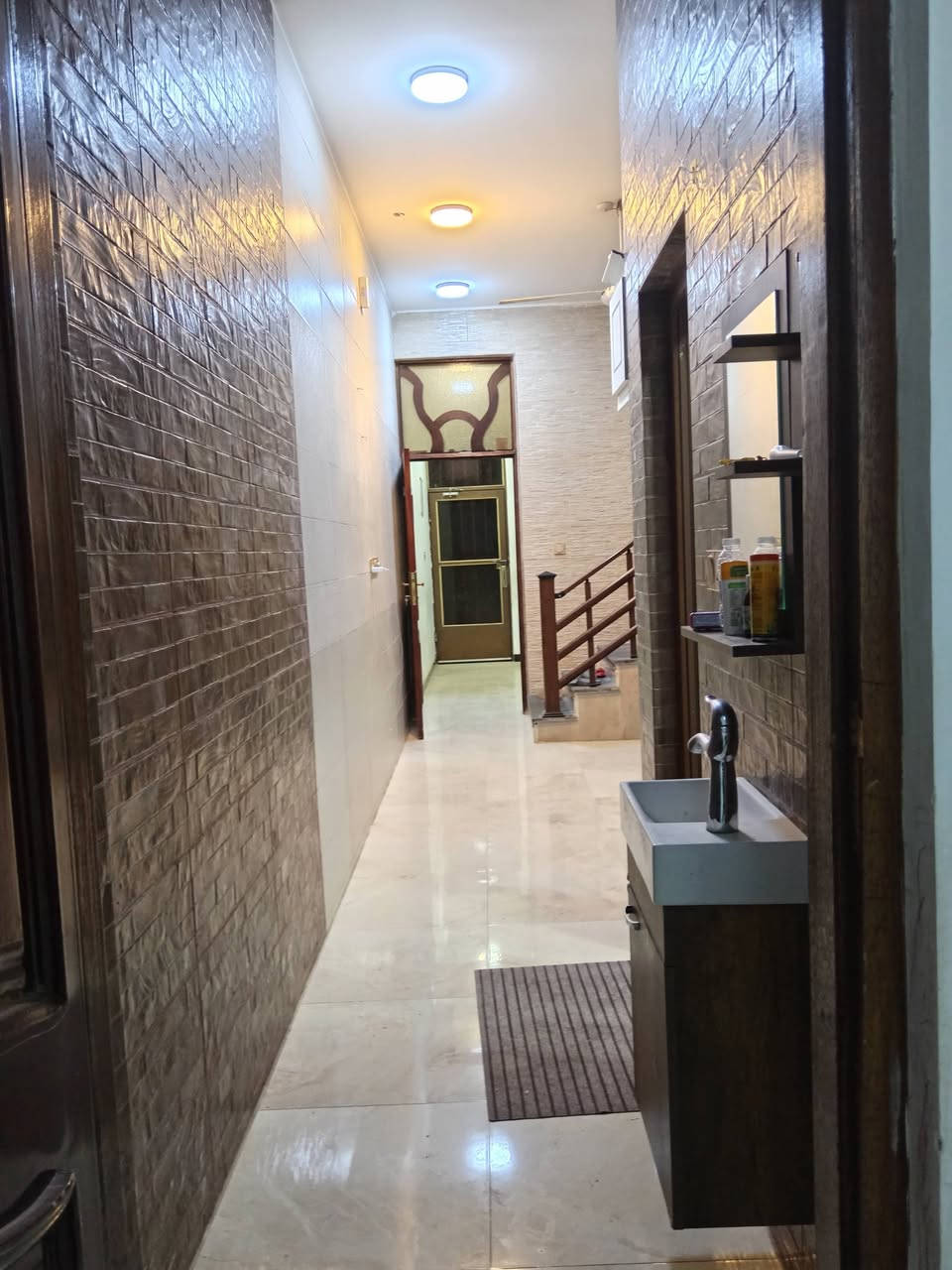 مشتمل للبيع
١٠٠ متر منطقة ٧٠٠٠ خلف المعارض
فارغ حاليا

*********** واتساب
