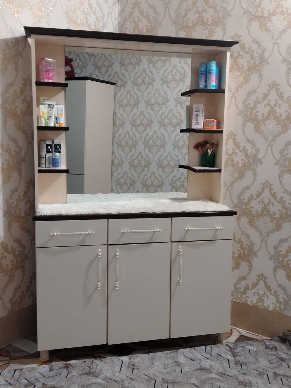 كامل البيع مستعمل قليل ***********
