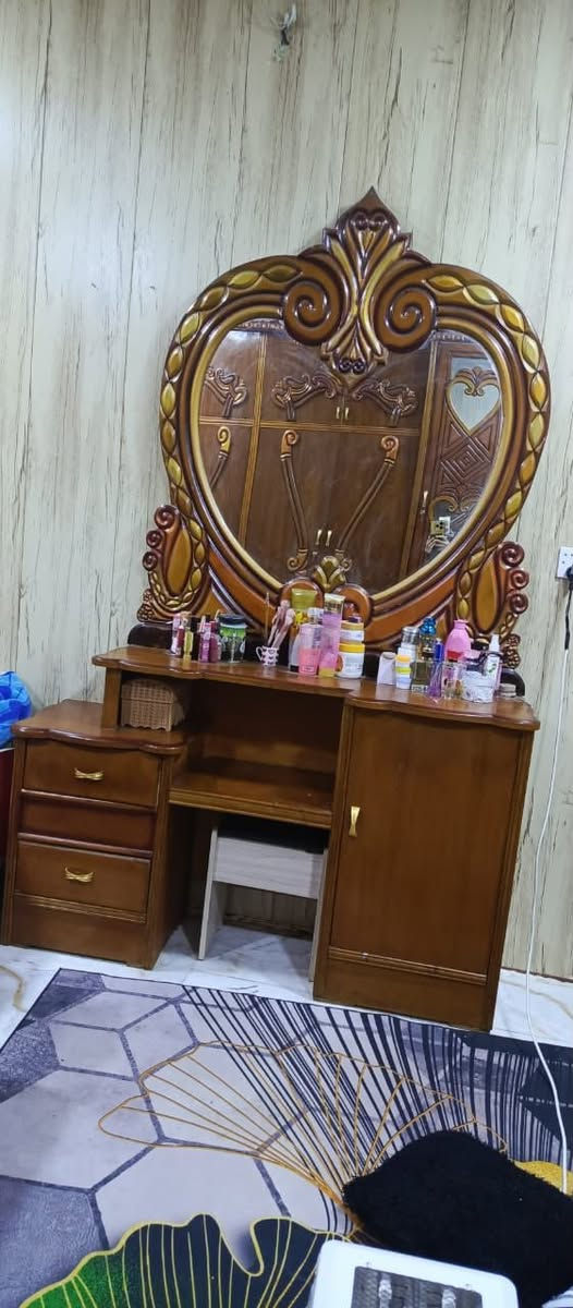 غرفه نظيفه للبيع بسعر مناسب  اتصال ***********
