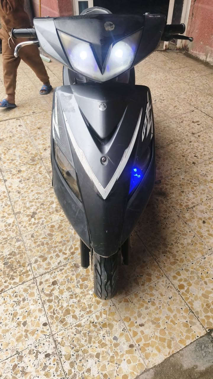 سلام عليكم دراجه 🦊 البيع او مراوس بريز  ونطي فرق مكينه خرسه شلعه ومعدل شرط  كهربائيات كلها شغاله نقص  ترتيب   السعر 325وبيها مجاال  قليل مكان بغداد  الشعله  اللتصال  ***********
