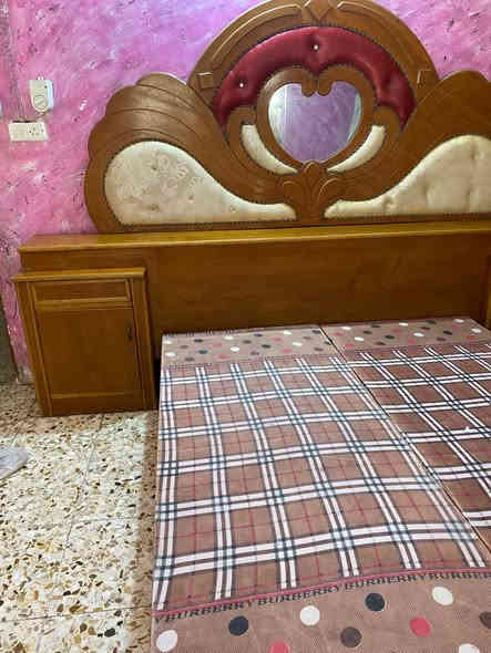 غرفة نوم خشب للبيع للاستفسار الاتصال على هذا الرقم ***********

