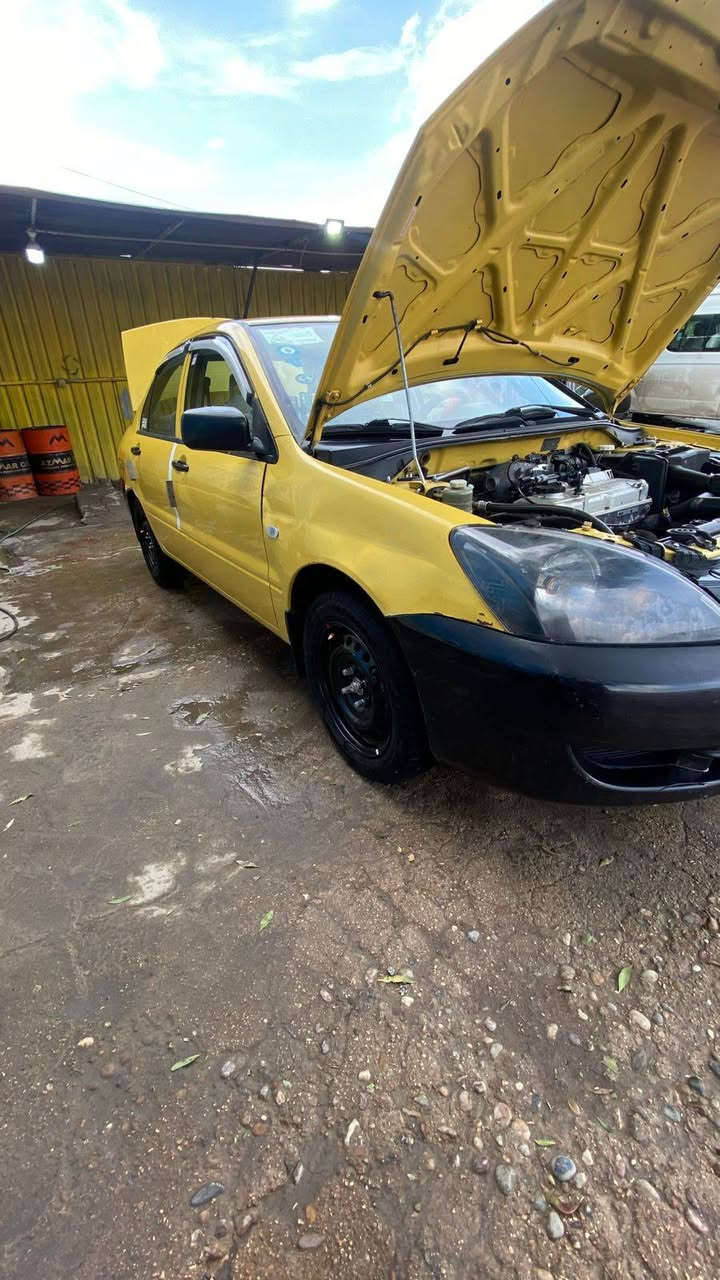 السلام عليكم لانسر موديل 2010 شركة كير  عادي+محرك جديد +منضومة تبريد جديدة و تخم تاير جديد و صدر امامي خلفي جديد دوشمة جديدة يعني سيارة  نضافة فول  ومحرك 2000 نقص طوافة بنزين بس والسيارة أمامكم ونضيفة+انتهاء السنوية 2030 هيئة مصفرة إلى نهاية 3/29/2026 واي غرامة ماكو عليه  
+سونار داخل المنشور موجود
السعر 78$
الاتصال  ***********
