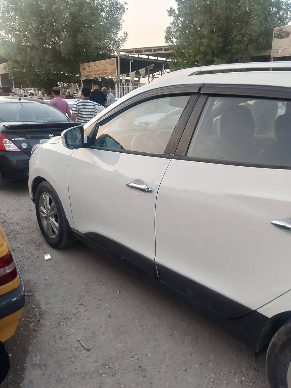 السلام عليكم توسان للبيع موديل 2012 رقم بغداد انكليزي متجايه كير محرك خير من الله تحويل مباشر السعر 110 وبيه مجال مكان حله رقم موبايل ***********عنوان
