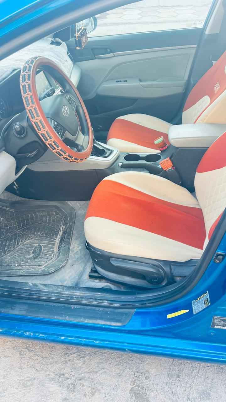 سلام عليكم الانترا موديل 18 ميسان باسمي حادث دعاميه فقط محرك بدايه تبخير السعر 110
*********** Singapore
