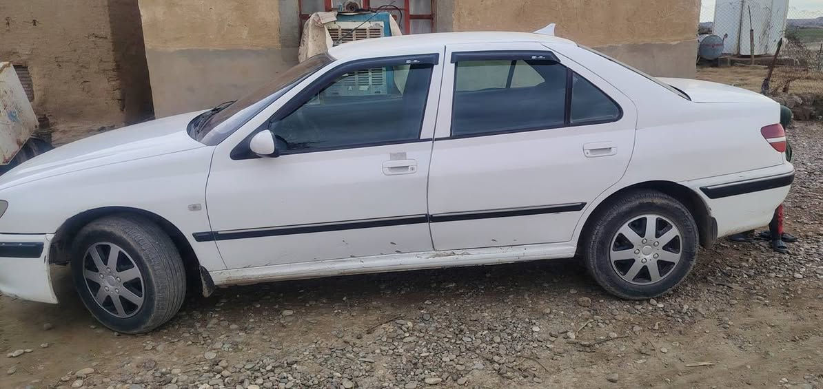 السلام عليكم
بيــــــــــــــجو 406
2001 
السياره رقم 
سياره كير محرط شرط 
تايرات 4جدد
يرهم مراوس 
يرهم مقدمه الباقي قصط
السعر35بيها مجال حك الجيه 
العلم الربيضه
الاستفسار ***********
