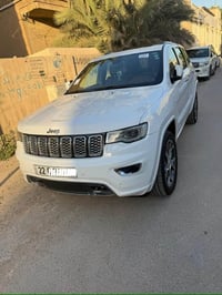 🔰جيب اوفرلاند 2021  🛞ماشية 43 الف   💢بيه طخة صغير بالباب الخلفي من جهة...
