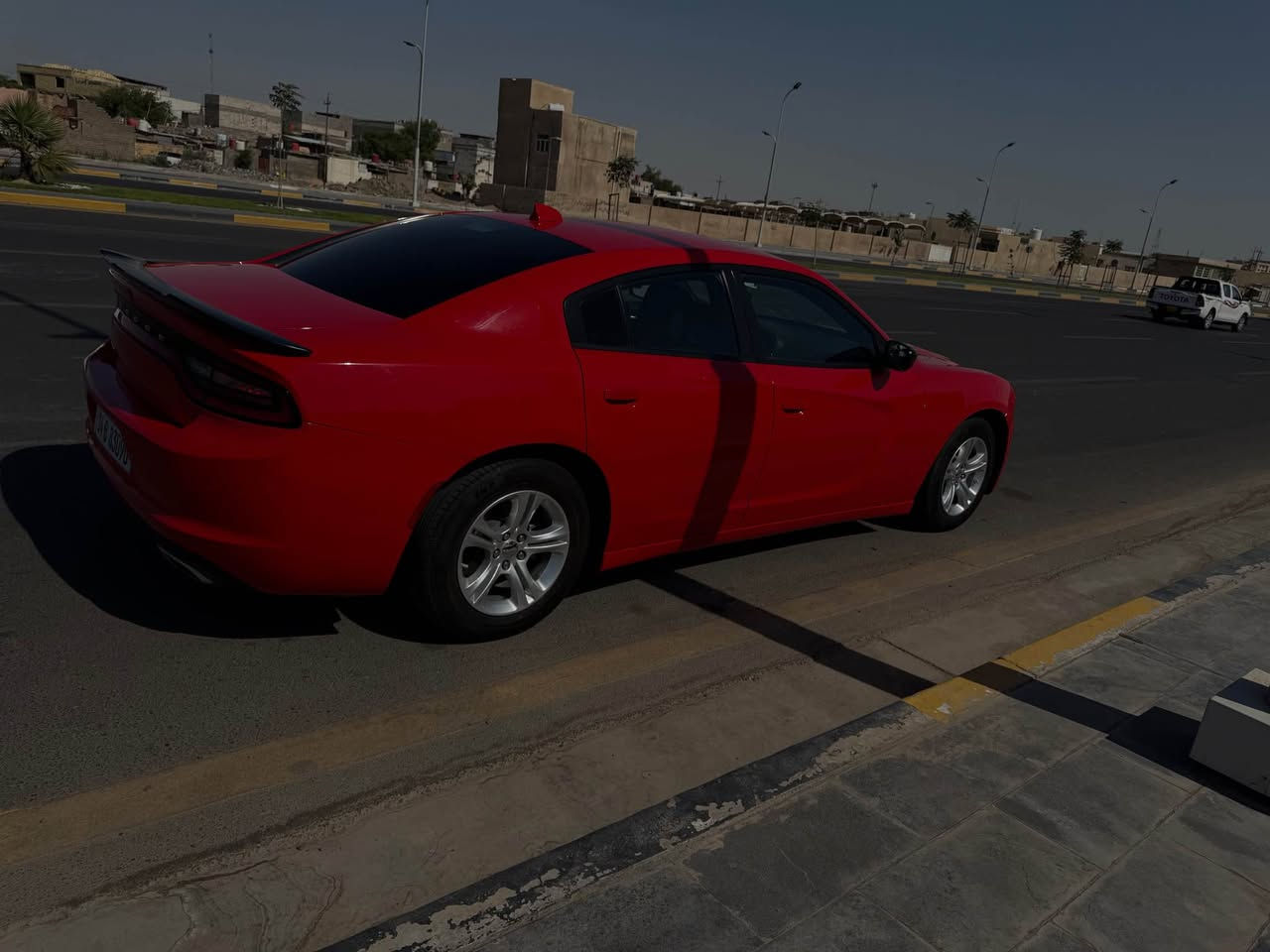 جارجر 2023 sxt
اخر اصدار  لون مميز  احمر طماطه
حادث خلفي ايرباكات سليمة بجم كبس
موصفات 
شاشة كبيرة لمس تدعم كار بلي 
كامرة خلفية دوارة حساس خلفي 
حساس ضغط اطارات 
حاكية واموامر صوتيه
العنوان البصره 
*********** الزبير, البصرة
