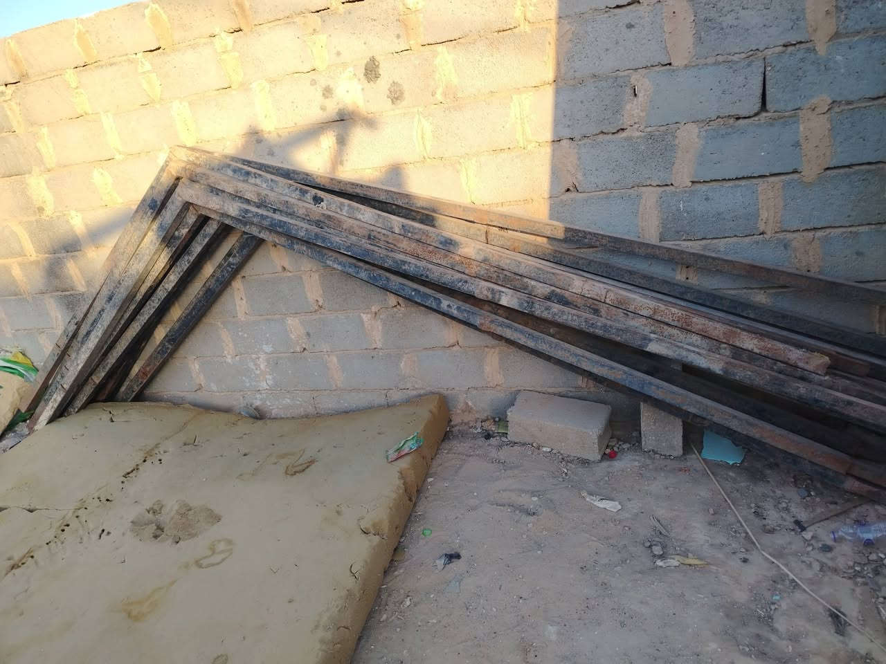 جادرين  واحد قياس 14وثاني 18متر  بس حديد  للبع
 ***********
