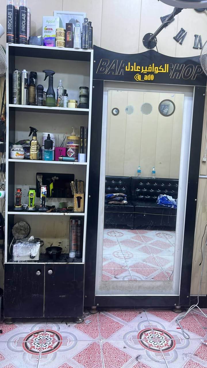 الفاترينه والمرايه الزوج الاثنين ب٥٠ الف
البصره للتواصل ***********
