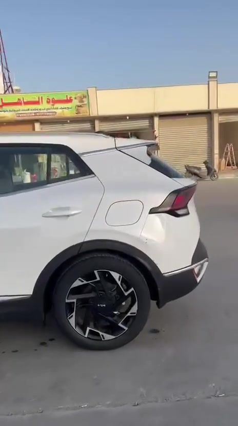 سبورتج 2024ماشيه 33سياره جديده بيه بارد بسيط بالباب 
السعر 189$***********
