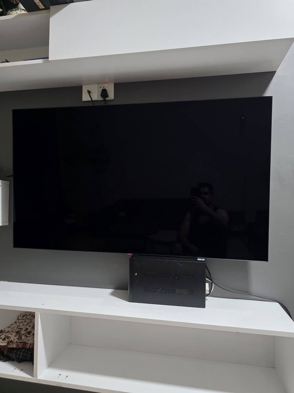 السلام عليكم تلفزيون lg oled cx 55 للبيع الشاشه وضوحه خرافي 4k 120 فريم المنافذ hdmi 2.1 الشاشه اخت الجديده سعرهه 1100000 الي يعرف بيهن رح يعرف هذا سعر نص القيمه مالتهه تفيد العاب خرافيه وافلام كذلك 
بغداد حي الجهاد *********** والكامره تضلم الصوره بلحقيقه اقوى بهوايه
