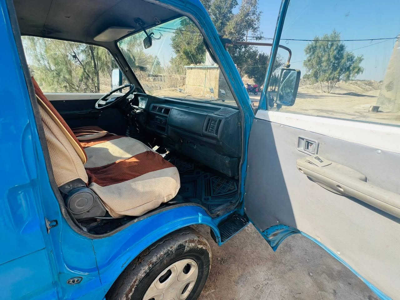 السلام عليكم البيع كيه حمل موديل 94 رقم بغداد شرط تحويل  سياره جديده مكفوله كفاله عامه محرك بم  ***********  ***********
