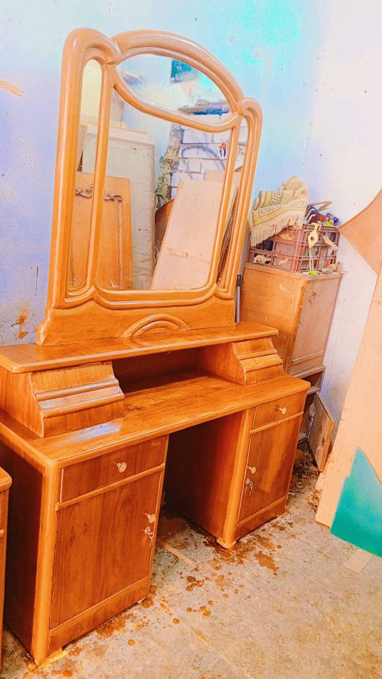 سلام عليكم  غرفه 5 ابواب صاج تزكام درجى اولى نضافته 95 بلميه للبيع او المراوس سعره 550 العنوان النجف شارع المدينه للاستفسار اتصل
***********
