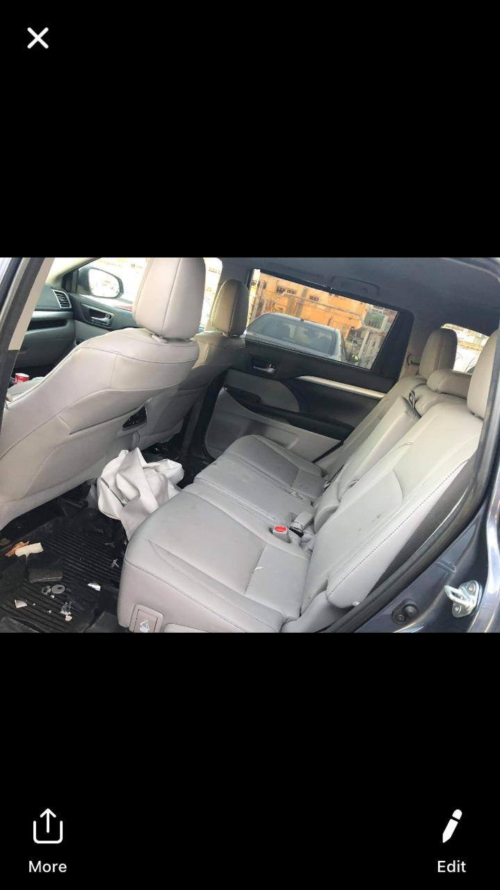 السلام عليكم تيوتا هايلندر 2018 جاهزه 7 راكب وارد أمريكي حادثه موضح بصور المنشور محرك 6 سلندر لاتنقيص ولا تبخير خير من الله .باقي التفاصيل والاستفسار الاتصال على 
***********
