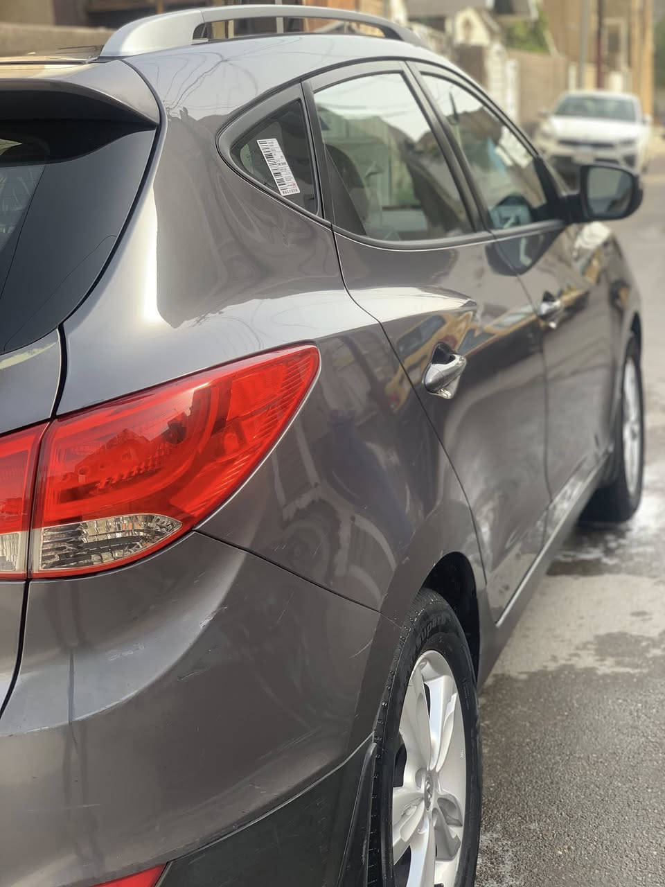 توسان ٢٠١٦ خليجي فول مواصفات بانوراما فورويل كامرة دوارة  محرك دوش تحكم ستيرن جهتين منضومه غاز كامله سيارة مكفولة كير +محرك قطرة صبغ مابيها حتى البلاستك مكفول سيارة جديدة على وضع الشركه بأسمي رقم انكليزي ماشيه١٠٠
رقم الهاتف ***********
واتساب ***********
سعرها 155 
مكاني بغداد الأمين شارع النواب
