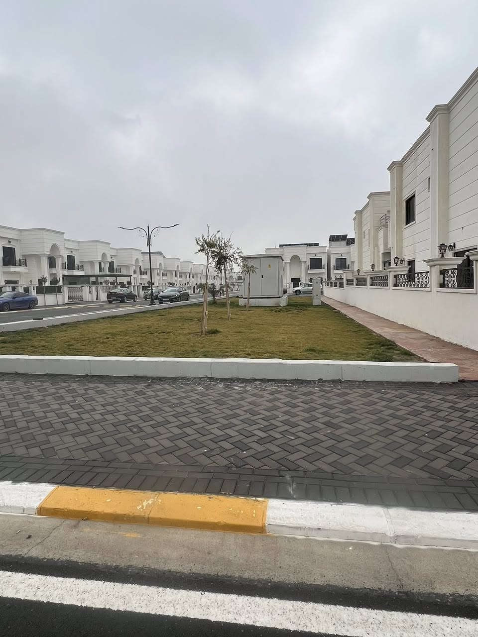 خانووی سفڕ  بۆ فرۆشتن لەشاری هەولێر لە گوندی ئارام۲ بەنرخێی گونجاو ڕووبەری خانووەکە 322م ڕوکنە پێش حدیقە جادەی پێشی 15 
پێکدێت لە 
4ژووری نوستن ماستر سویت //دیوەخان //هۆڵ //چێشتخانەی  ساردوگەرم// گەراج و حدیقە و شۆڤاز تبرید مرکزی دکت بلکون // 
گوندی ئارام 2 دەکەوێتە سەر شەقامی 120م گشتی لەڕیزی ئارام 1 
بۆزانیاری زیاتر پەیوەندی بکەن بە 
0750 226 9022
0750 226 9122
0775 532 4556
------------------------------------------------------------
فیلا سفر زیرو مامستخدم  للبیع فی اربیل قریة ئارام2  بسعر مناسب جدا  مساحە فیلا 322م رکن مقابل حدیقە عل شار 15
متکون 
4غرف نوم کلها ماستر سویت// استقبال کبیر// صالە //مطبخ حار و بارد// کراج حدیقة داخلیة نظام شوفاز تبرید مرکزی دکت سقوف مغریبی و بلکون //
قریة ارام2 تقــع  علی شارع العام 120 صف ئارام۱ و Aram garddn قرب جدا من عنکاوە و شارع 100 
للاستفسار تواصلو عبر ارقام  او زور موقع شرکة عامر العقاریة داخل مشروع
0750 226 9022
0750 226 9122
0775 532 4556
 0775 532 4556
#عقارات_محمدارام2 #ارام2 #اشتي_فيلج #حي_قربو #اربيل_الجديدة #ازادي_نوي #اربیــل #كلوبال_ستي #هيوا_ستي
