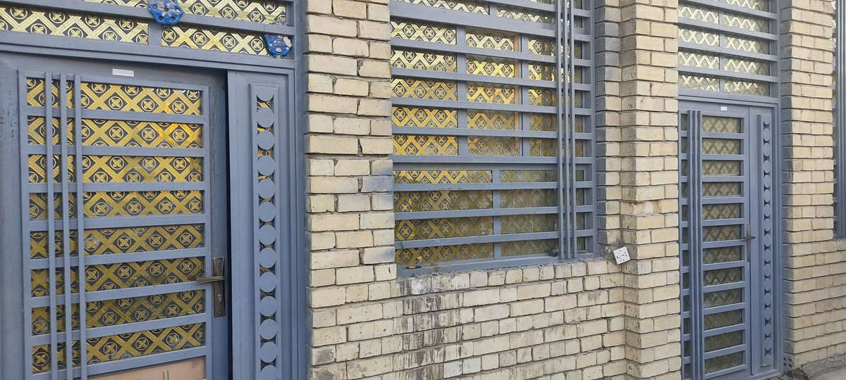 للبيع دار شارع معمل سمنت الكوفه ساحه 250 بناء جناي درجة أولى طابوق النهروان صب السقف والبتلوا بناء هندسيه حديثه للبيع قريب من مجمع المختار السكني يبعد عن الشارع العام خمسين متر قريبا من مركز الكوفه كيلو متر . بسعر مناسب جدا..... مراجعة مكتب الفتلاوي للعقار قرب مجمع المختار السكني أو ع الرقم ***********
