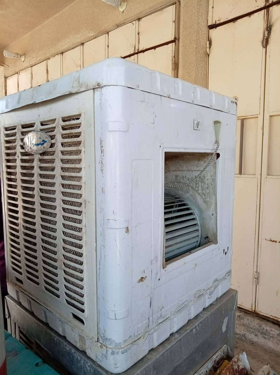 مبرده شغل بشرط على فحص ماطور نحاس سرعتين كلشي نضيف سعر ١٠٠ الف طبلات كلش نضيف سعر ٣٠ الف براد شغل بشرط على فحص سعر ١٧٥ الف العنوان فلوجه حي المعلمين قرب جامع سعد***********//***********
