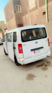 ١٠ راكب • ٢٠١٥ • اوتوماتيك