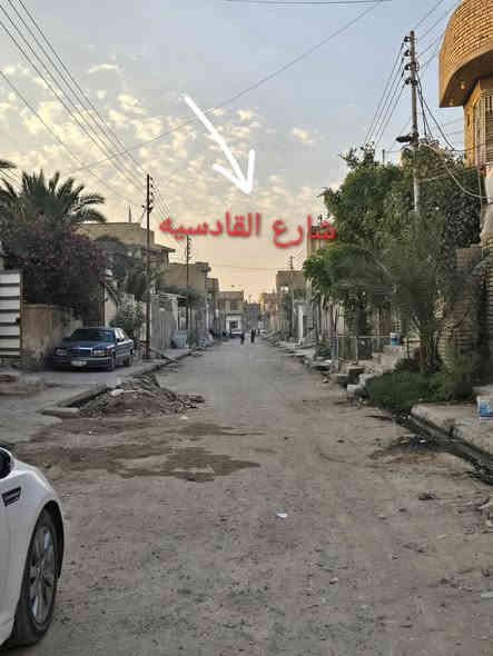 بيت طابو صرف منطقه الصلبه مساحه ٢٥٢ واقع حال ٢٧٥ البيت بناء حديث درجه اولى بناء طابوق سقف كونكريت ارضيه مرمر متكون من ثلاث غرف ومطبخ وديوانيه وهول ومجمع صحيات داخليه وخارجيه وطارمه كبيره
العنوان الصلبه قرب مدرسه البلاغه 
السعر 250 مليون 
ملاحضه/البيت مطلوب 80 مليون لدى مبادره المصرف العقاري يتم استقطاعهن من المبلغ الكلي 
 للاستفسار مراجعه مكتب خالد الشريفي للعقار 
العنوان ذي قار سوق الشيوخ قرب مطعم صمد
***********  خالد الشريفي 
***********  مهدي عماد
