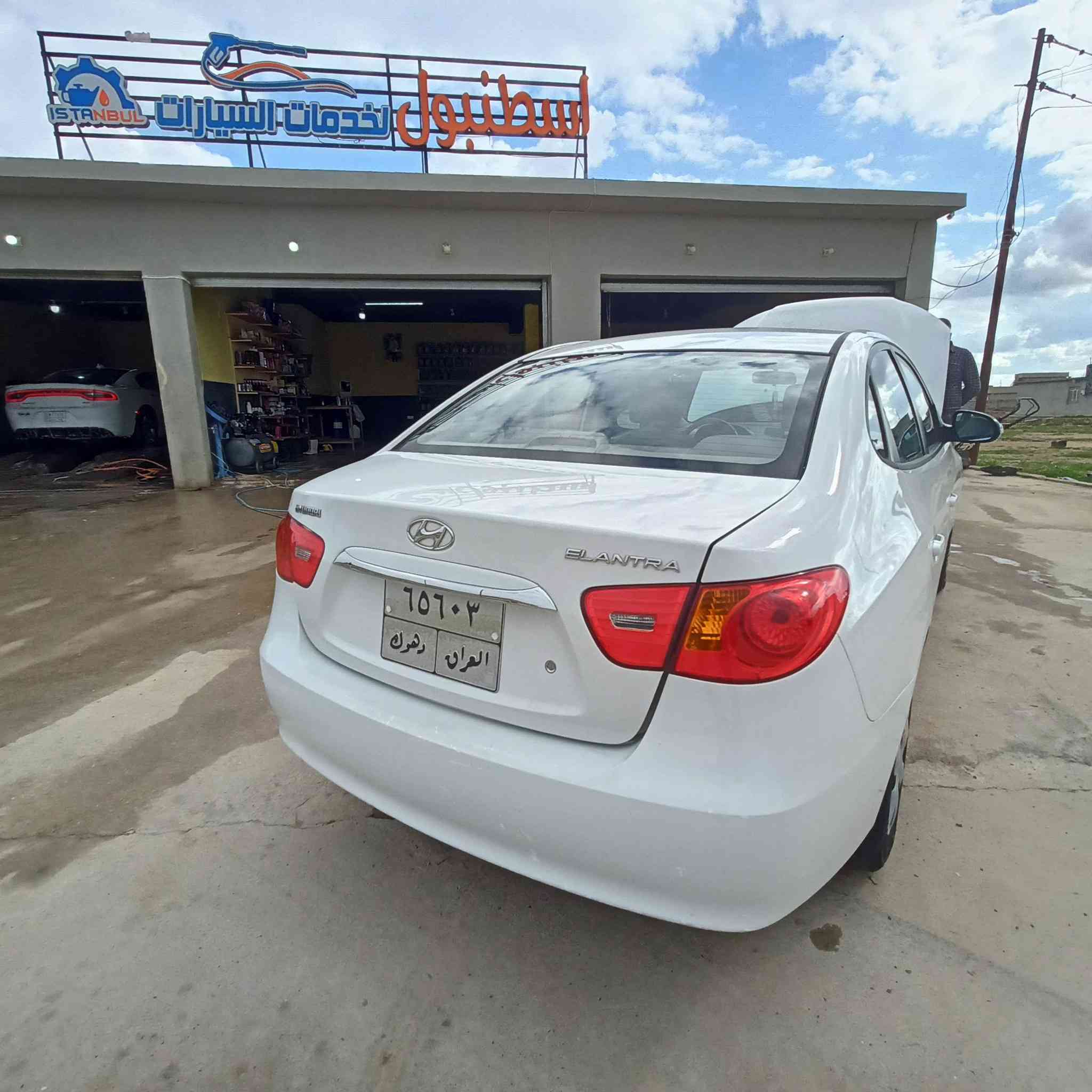 السلام عليكم النترا للبيع مالت العيد بدون ضرر ملاحظتين بيه
موديل 2010
خليجي محرك16 دكشن ناصي محرك كير تحويل بشرط سيارة جديده بالنايلون
موصل ناحية الشورة  ***********
السعر 115وبيه مجال
