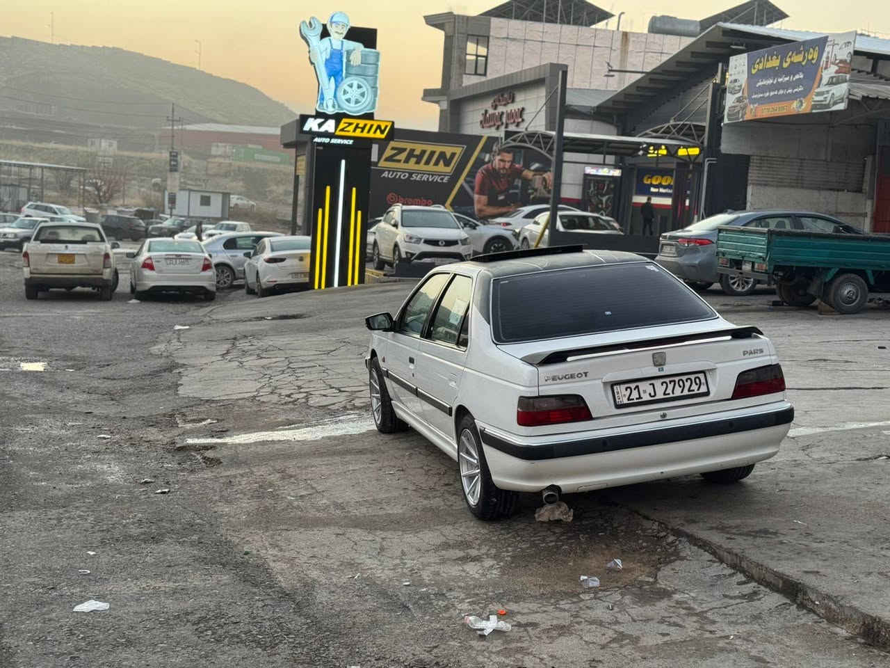 بیجۆ پارس 2017 
سەنەوی تا ٢٠٣٠تازەیە 
یەک پارچەی پیشەکەی  بۆیاخە 
ئیرباکی تیانیە 
تایەو ویلی شازە 
هیچ مەسرەفێکی تێدانیە 
زۆر پاک و خاوێن 
کامل جوانکاری بۆ کراوە 

سـعـر : لە کۆمێنت داوابکە ڕاستەوخۆ بۆت دێت 📥 

گێر و مەکیەنەی بەشەرت 
هیچ کێشەیەکی تێدا نییە 

ژمارەی خاوەنەکەی 
***********

