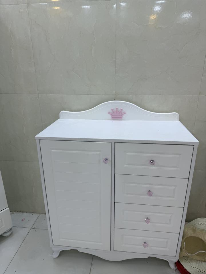 غرفه طفل ثلاث قطع الغرفه جديده وغير مستعمله السعر 450 الف وبيها مجال مكانها كربلاء ***********
