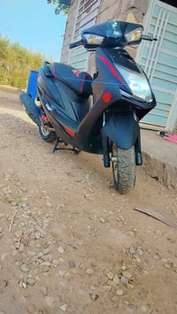 للبيع سكنس شمعه رنبه صار أربع تشر من نازله بعدهه وكاله سعر ١٣ او بيهه ...