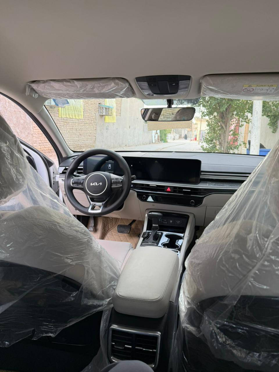 سلام عليكم
كيا K5  خليجي  موديل 2024 مكفوله كفاله عامه  من تبديل و صبغ و البارد وتكحيل سياره زيرو
 ماشيه 10 الف بعده بلايلون الشركه
  السعر 215  
بصمه عدد 2 
تشغيل عن بعد 
حساس امامي او خلفي 
كامرا دوارة
شاشه جبيره 
صندوك ذكي 
بكلايت لد  
كشن كهرباء
مكان السياره السماوة
***********
