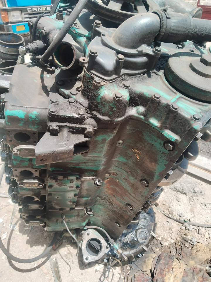 سلام عليكم مولد 8اسكانيه فاره فره خفيفه بل اضراع ستندر المكينه كهربائيه مو عاديه توليد 350دبل بور برين بلادي الي يريدها كامله او بس مكينه اي استفسار اتصال على رقم صاحب المكينه(***********)
