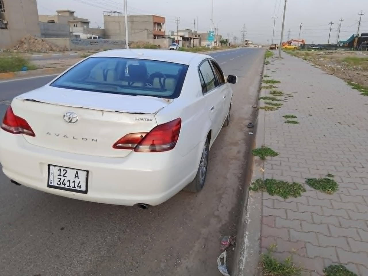 السلام عليكم.. 
افلون 2009 كندي لميتد. يعني فول مواصفات
رقم موصل جديد وسنويه جديد ب أسمي شرط التحويل.. 
ومو شرط اله بالموصل يتحول. بأي دائره مرور تتحول عادي.. 
دفتر بانزين بيه.. 
صبغ حزام بدون دواخل 
شاشه وكامره خلفيه 
تدفئه وتبريد ب كشنات. وخزن ميموري. 
نظام ترحيب. صوت رواجز فقط بدايه تشغيل اول ثانيه وتروح..  
السعر 115 وبيه مجال
العنوان كركوك.. 
***********
