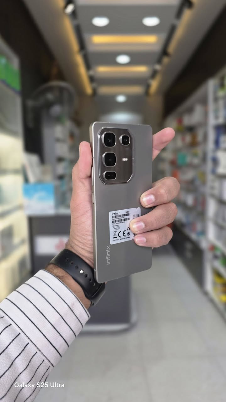 انفنكس نوت 50 برو ✨

🧨الهاتف الأفضل من شركة infinix 

📱الشاشة : 6.78 بوصة - 144 هرتز - AMOLED
💾الذاكرة : 256 جيجابايت الرام 8 جيجابايت
📷الكاميرا : 50 + 8 + 0.8 ميجابكسل
💾المعالج : Mediatek Helio G100 Ultimate
🔋البطارية والشحن السريع : 5200 مللي أمبير - 90 واط 

➖➖➖➖➖➖➖➖➖➖➖

               الــــعنـــــــــوان
📍الديوانية _البدير _ شارع البلديه مقابل سيد سلمان ابو الذهب 

✨ للإستفسار التواصل على بريد الصفحة أو الاتصال 

☎️***********
☎️***********
