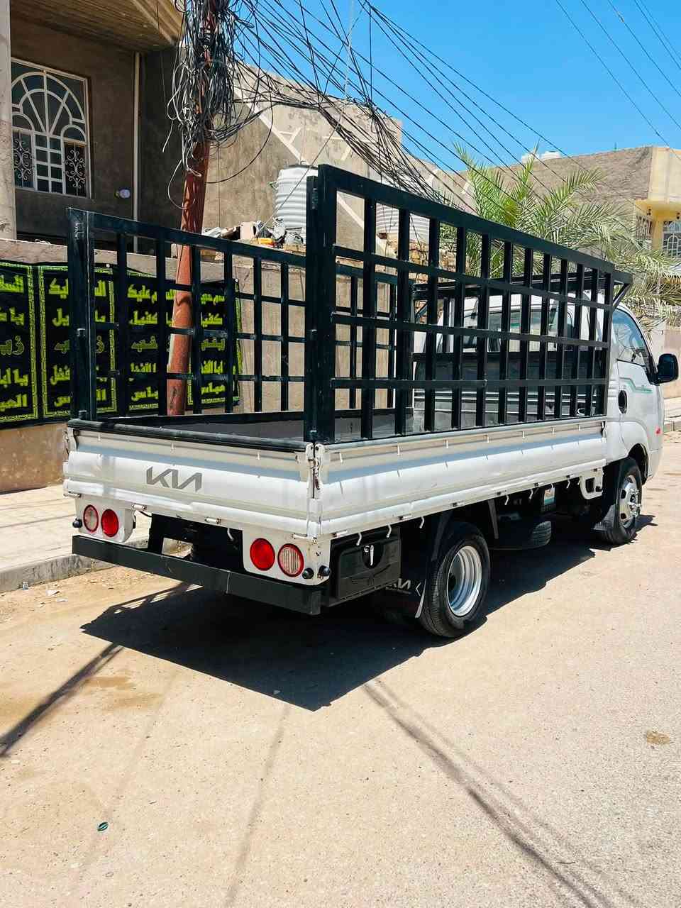 السلام عليكم ورحمة الله وبركاته
للبيع فقط 
كيه فحل 
موديل 2007 
مكينه مفتوح 
تبريد ثلج ❄️ 
رقم بابل 
ثلاجه بيه شغاله 
مري شفط 
بدي طويل  
تحويره 14 خلفي 5 معه سبير 14
***********
