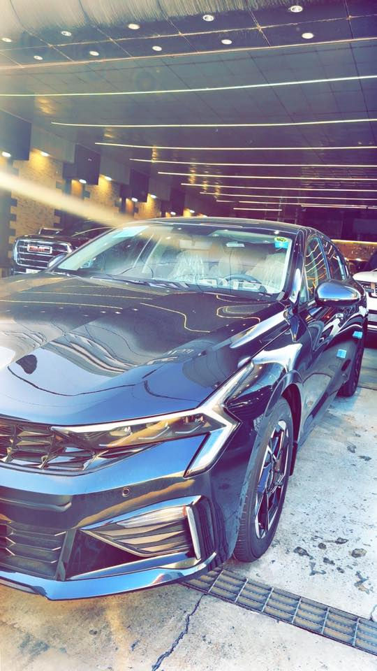 السلام عليكم  كيا k5موديل 2025 خليجي ضمان المجموعه الدوليه ماشبه 5 الاف السياره زيرو جديده جداً فول مواصفات بنوراما وجلد وكرسي كهرباء السياره بعدها بالضمان ويشمل تبديل دهن وفلاتر وسيرفت لمدة 12 تبديله مكانها بغداد ***********
