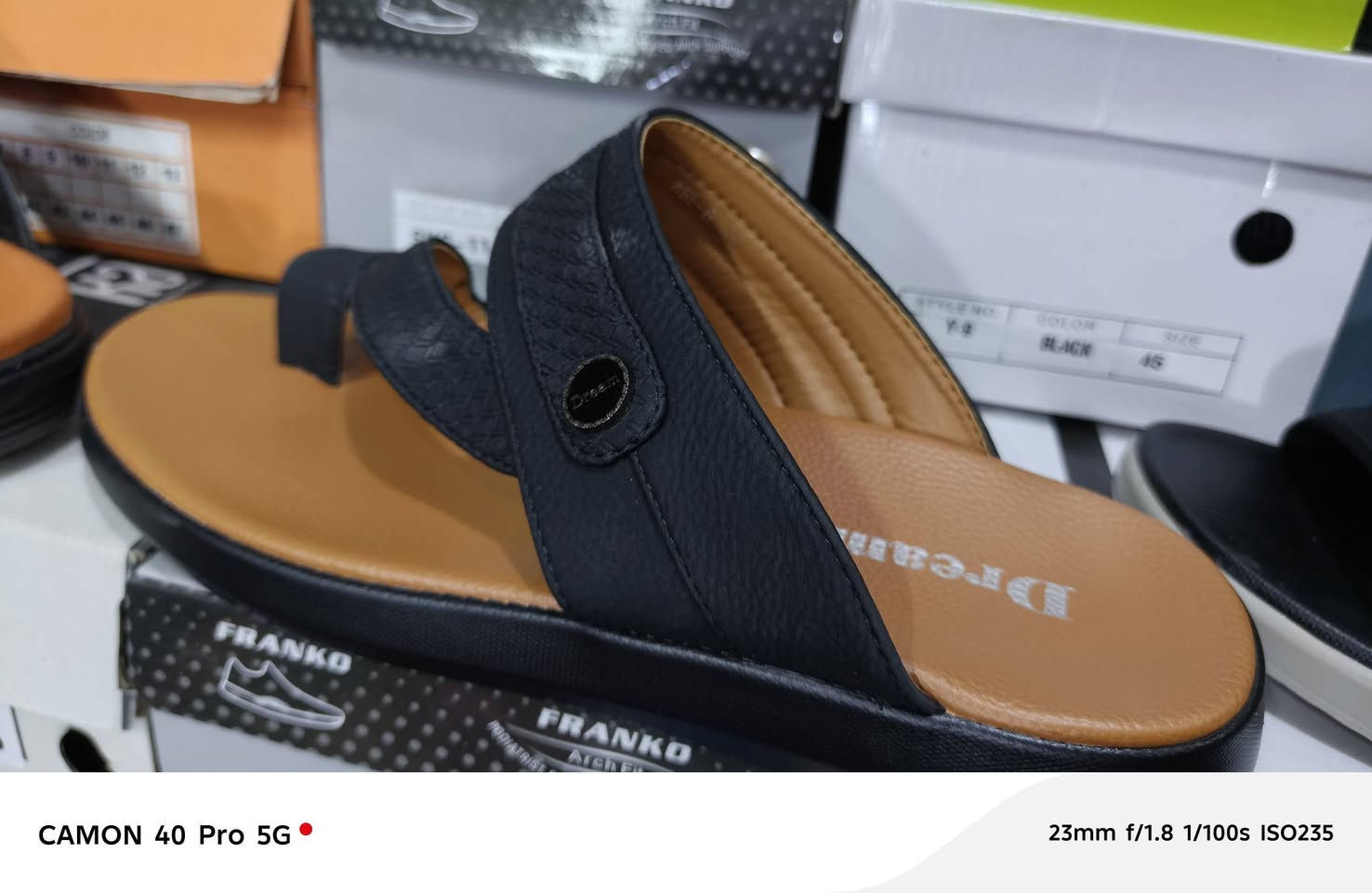 اهلن بكم  تم توفير أكثر من 100موديل  بنسب السعار كل القياسات كل الموديلات التركيه الصينيه الايرانيه الاماراتيه   اهلن بكم  خصم على كل شحاطه داخل المحل محل كرار الحجمي سوق المسوق لشحاطات والاحذيه يوجد توصيل داخل البدير اهلن بكم @إشارة


**إذا كنت صاحب هذا الإعلان وتريد حذفه لأي سبب، رجاءا أرسل رسالة إلى الدعم الفني**