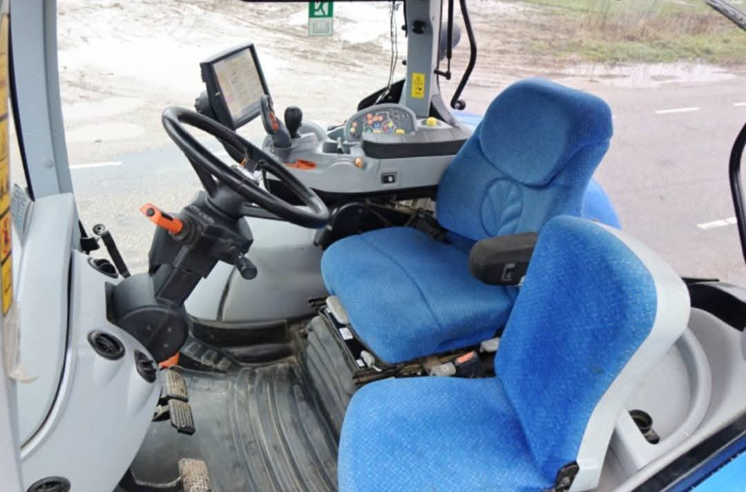Newholland t7.270
موديل 2013
مشتغل 4863 ساعة فقط
هايدرو , شاشة كبيرة, دبل كشن فول مواصفات
شرط كفالة عامة ( مكينه، كير ، اكسل ) 
السعر 46.500الف دولار ( 4 دفاتر و65 ورقة) قابل للتفاوض 
السعر يشمل كمرك نقل ضريبة الى محافظات شمال العراق
مكان التركتور اوربا - مدة الوصول 25 يوم بعد الحجز
( بدون حجز مابيع) ( عالموسم مابيع) 
للتواصل خاص او  3197010285034+
رجاءا ً الجاد بالشراء فقط مو بحاجة سوالف وقصص وتعارف
واعتذر عن الاطالة


**إذا كنت صاحب هذا الإعلان وتريد حذفه لأي سبب، رجاءا أرسل رسالة إلى الدعم الفني**
