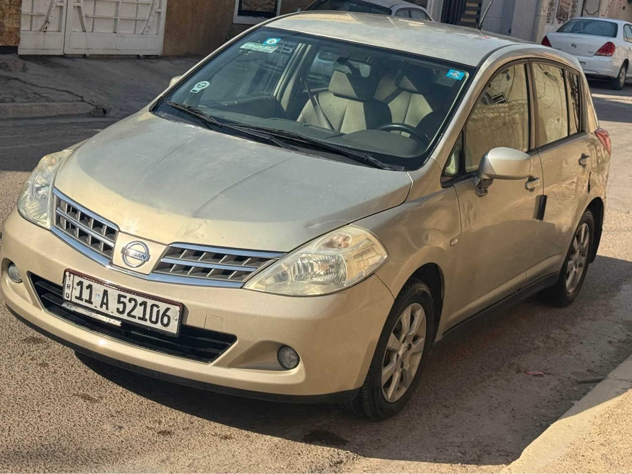 السلام عليكم
نيسان تيدا خليجي 2008. لون ذهبي. محرك 1600. رقم بغداد جديد بأسمي. عليها ادامة كاملة مابيها نقص. تخم تايرات جديدة. صدر امامي خلفي جديد. منظومة تبريد كاملة جديدة. باتري جديد. ادامة على المحرك ومنظومة البانزين. شاشة اندرويد وكاميرا خلفية. السيارة بيها صبغ صفحة الصدر و الجاملغ الامامي جهة السايق اثر شخوط وجراد   شاصي ولغود كلها مكفولة. سيارة استخدام بيت ومابيها نقص. 
السعر. 67 ورقة وبيها مجال بسيط جدا
مكان السيارة بغداد البياع
للتواصل *********** بغداد, العراق
