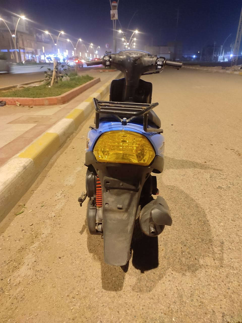 سلام عليكم للبيع دراجه ماكس عدله كله شغاله سلف هندر كهربائيات جاهزه شلعه تخبل مشي  خير من الله دراجه شغاله اشاير و لايت و بك لايت و هورن قفل جنطه قفل استيرن كله جاهزه بوشه 50 بلاد السعر 550 العنوان ناصريه مركز الاستفسار ***********
